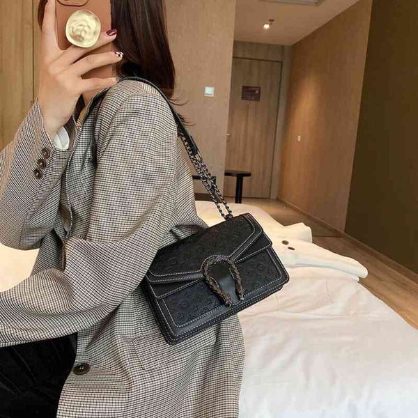 

2022 factory wholesale fashion simple postman new fashion chain messenger women's versatile ins single shoulder old flower bag