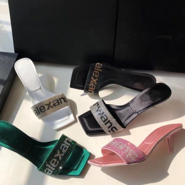 

the latest spring and summer models, and fashionable rhinestone sheepskin, silk lining, leather outsole, fashionable all-match sand, Black