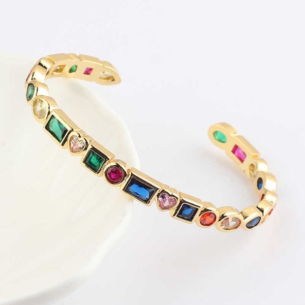 Neues Design Elegante Öffnung Manschette Armreif für Frauen Charme Gold Farbe Herz Cz Kristall Regenbogen Armreifen Hochzeit Schmuck Q0720