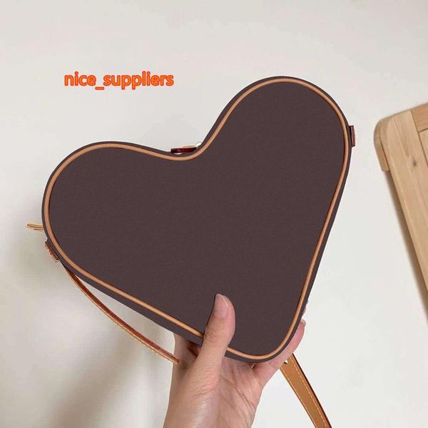 

2021 new tide of heart-shaped bag peach heart love his little bag type locks packagesingle inclined shoulder bag, Red;black