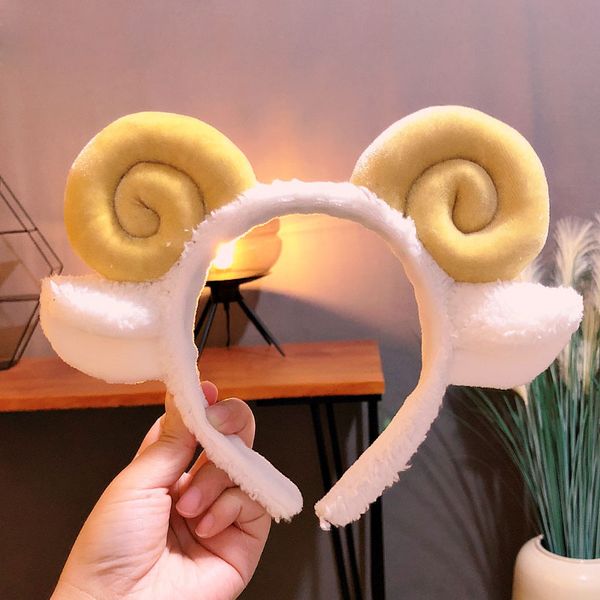 

exquisite and cute lamb wool ladies hair accessories girl cartoon rabbit head panda headband running fitness yoga headw, Pink