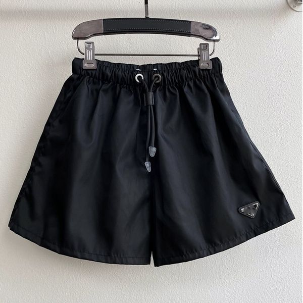 24ss Damen-Shorts, Nylon, Standard, Frühling und Sommer, neues Produkt, Kordelzug, elastische Taille, lässig, locker, weites Bein, Damen-Shorts, Damen-Designer, Luxus, lässige Mode