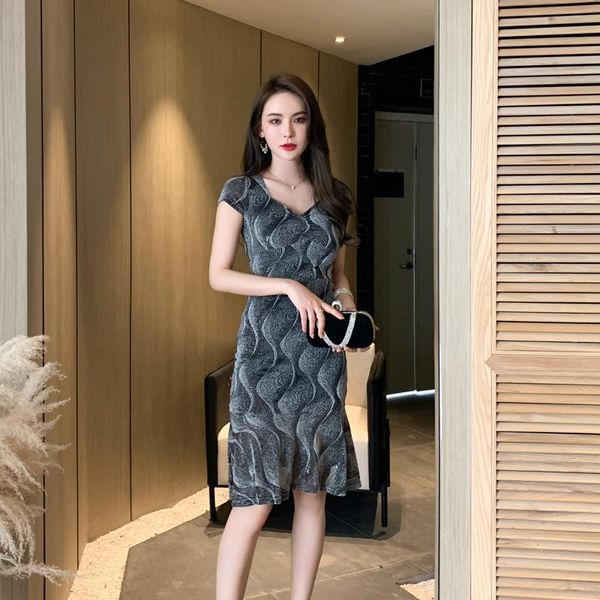 

party dresses 2021 summer bright silk v-neck bodycon mermaid dress high end women vintage elegant slim wrap bandage vestido, White;black