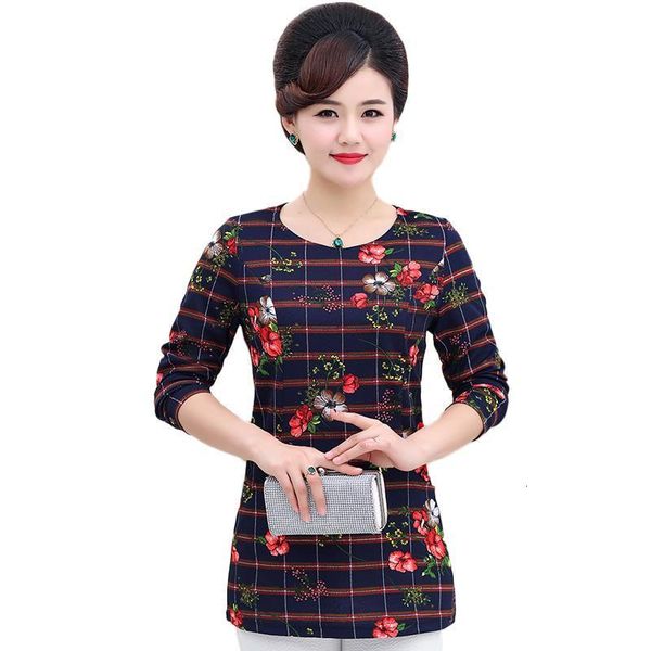 

new arrival formal casual women spring autumn long-sleeve t-shirt mother clothing female o-neck pocket slim pullover plaid top, White