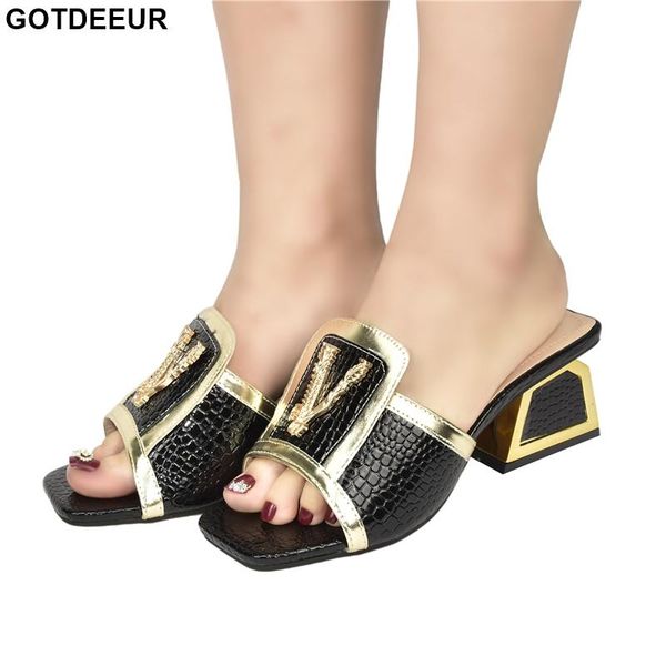 

dress shoes ladies decorated with appliques closed toe heels and sandals women wedding pumps, Black
