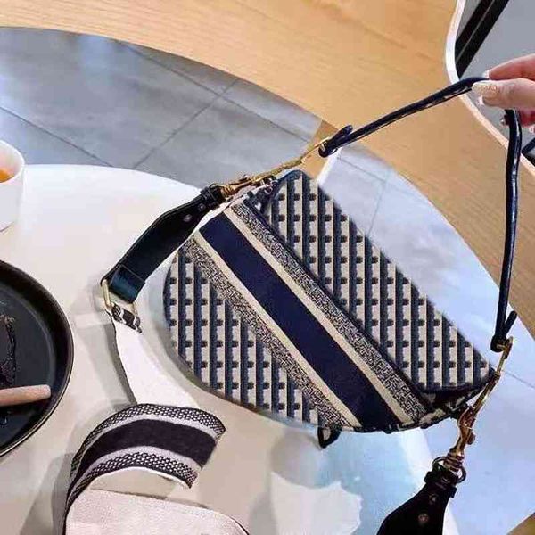 

factory outlet design leather saddle bag long shoulder strap ladies handbag-d4005