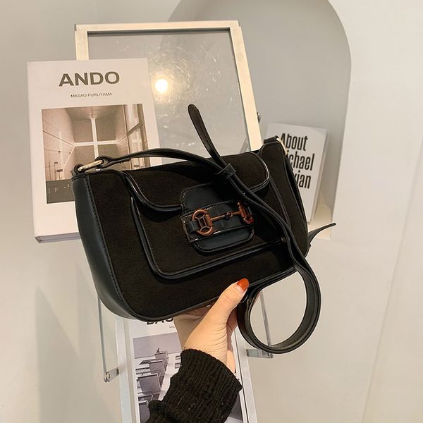 

2021 star ni xiao zhan same 1955 saddle women's cross shoulder horse clasp bag