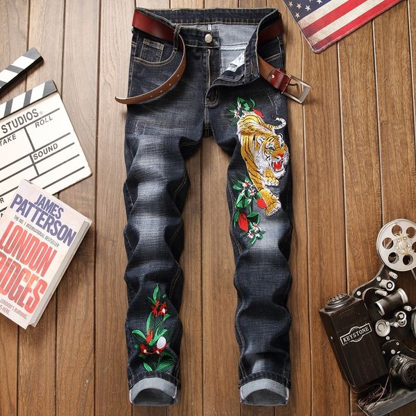 

2021 new men's brim 3d tiger embroidered fashion designer straight ripped homme denim casual plus size 29-38 pants dh4m, Blue