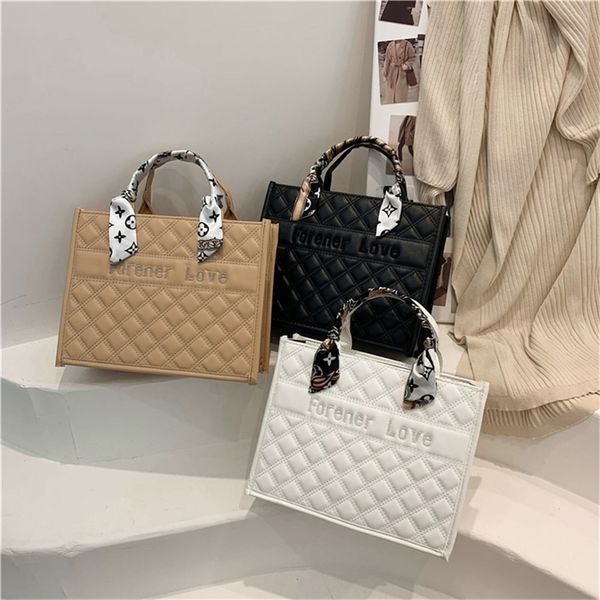 

outlet sale 80% off large capacity handbag bag women's 2022 spring and autumn new fashion elegant grid embroidered silk scarf tote bag