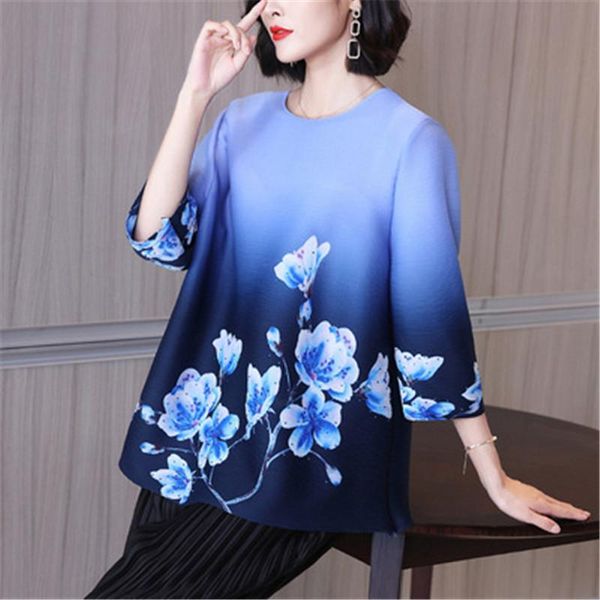 

women's t-shirt miyake fold printing age reduction mother loose plus size blouse summer dress 2021 female fashion fat mm belly cover, White