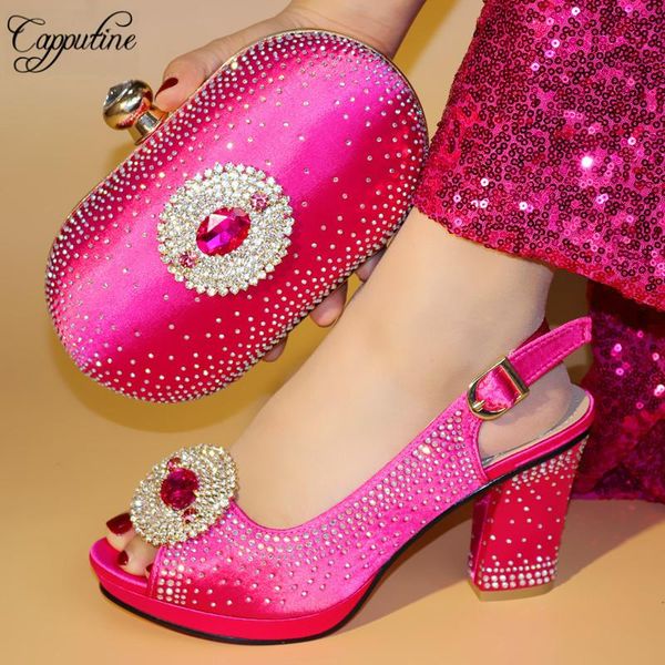 Scarpe eleganti Capputine di alta qualità piuttosto fucsia donna e borsa set tacchi eleganti africani festa per matrimonio