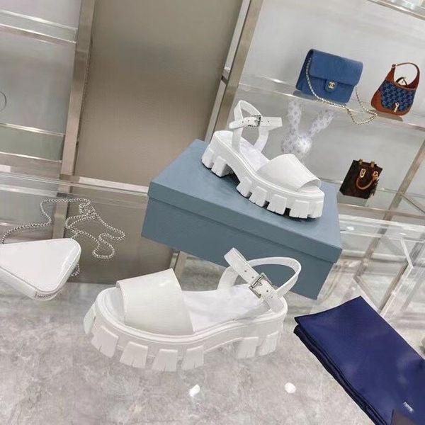 

european women's black and white sawtooth sandals flat slippers bowknot rivet fashion patent leather crystal beach 35-40