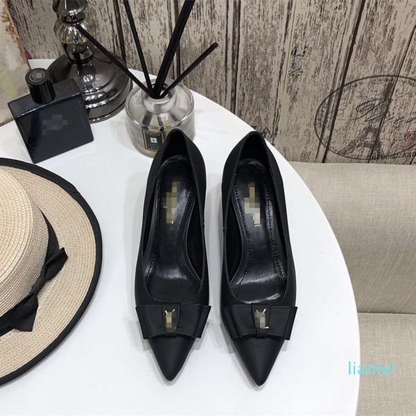 

2021 latest designer womens sandals single shoes summer 35-41 metal shoes logo calf leather upper sheep lining comfortable, Black