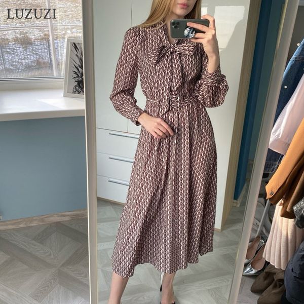 

2021 new women elegant with belt chain print bow tie neck office lady shirt long sleeve pleated mip5, Black;gray