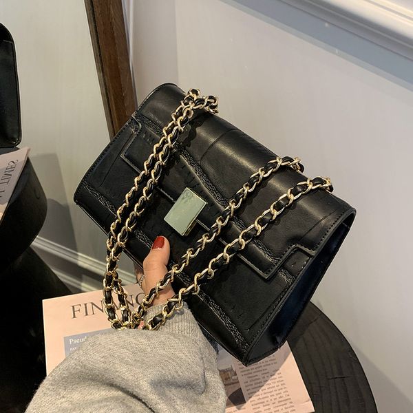 

niche design senior handbags 2021 new fashion chain messenger retro square underarm dual-use bag width: 23cm c0225