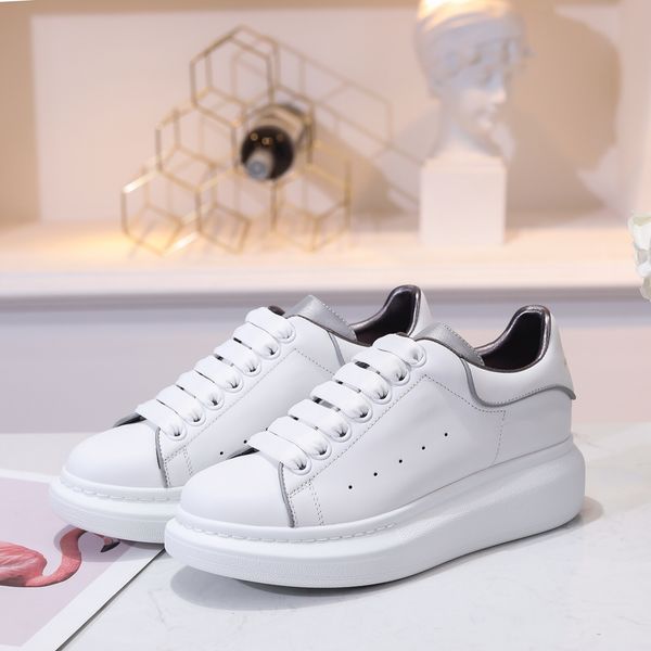 

[with box] fashion men shoe designer women leather lace up platform oversized sole sneakers white black mens womens luxury velvet suede casu