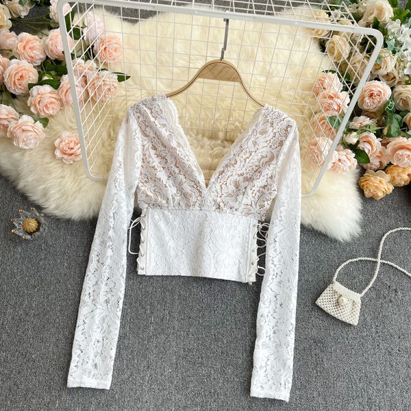 

2021 new spring arrival short white solid color hollow out long sleeve v-neck high waist rentals up shirt 0szu