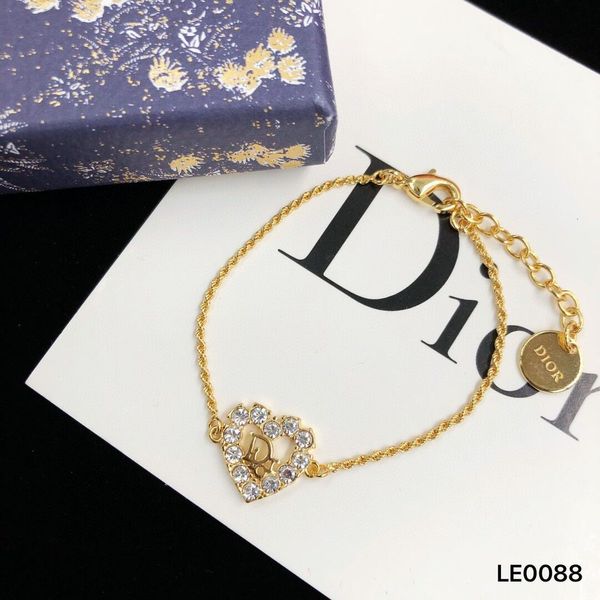 

d family 21 new heart-shaped letter square brand bracelet old gold, Golden;silver