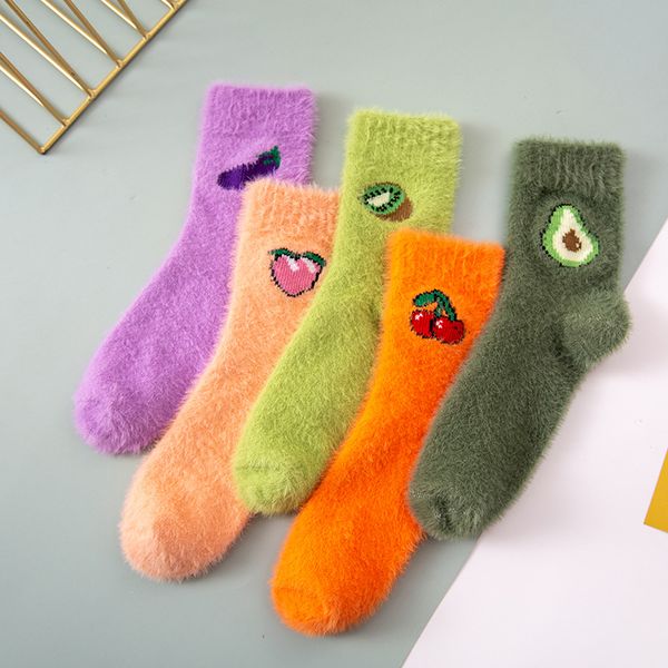 Niedliche Avocado Fruchtsocken Frauen Flauschige Korallen Samt Warme Winter Dicke Warme Schlafboden Weihnachtssocken