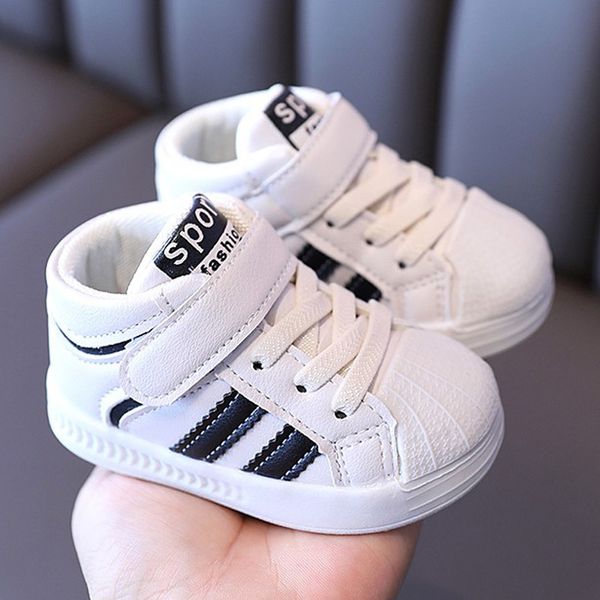 Moda Bebek Ayakkabıları Kız Sneakers Erkek Çizmeler 7-36Months Toddlers Flats Beyaz Siyah Bahar Ayakkabı Yeni Varış 210312