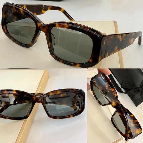 

summer sunglasses for women and men style 418 anti-ultraviolet retro plate plank full frame special eyeglasses random box, White;black