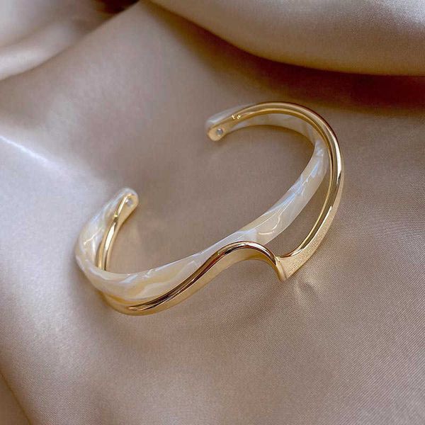 Herkunft Sommer Koreanische Mode Shell Gold Armband für Frauen Einzigartiges Design Unregelmäßige Twisted Armband Party Geschenke Schmuck Q0719
