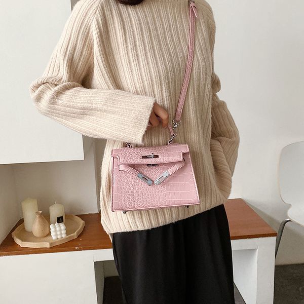 

alligator kylie handle small lock one shoulder slanting bag