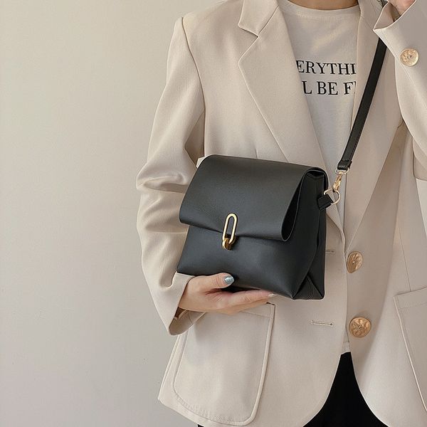 

this year's women's bags, popular 2021, spring summer and the trendy new sq messenger bag, simple one-shoulder fashionable small q