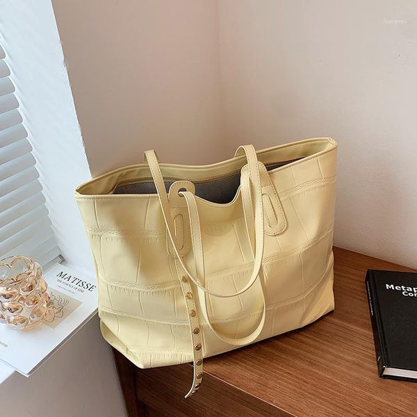 

evening bags large-capacity luxury bag female summer korean version2021 trendy fashion shoulder simple portable stone pattern tote1