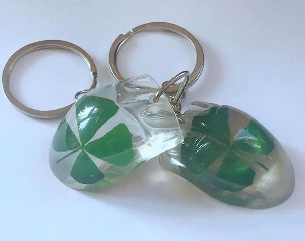 

12 pcs mouse style keychain real shamrock four leaf clover specimen, Slivery;golden