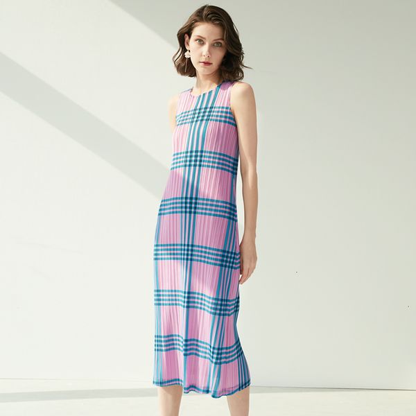 

2021 new pleated plaid striped print long es summer plus size sleeveless vintage boho with hips puwv, Black;gray