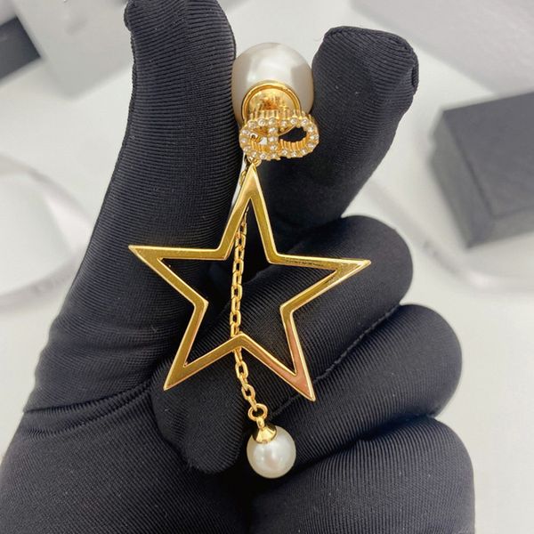 

luxury jewelry family letter pearl female style ins net red same earrings silver needle, Golden