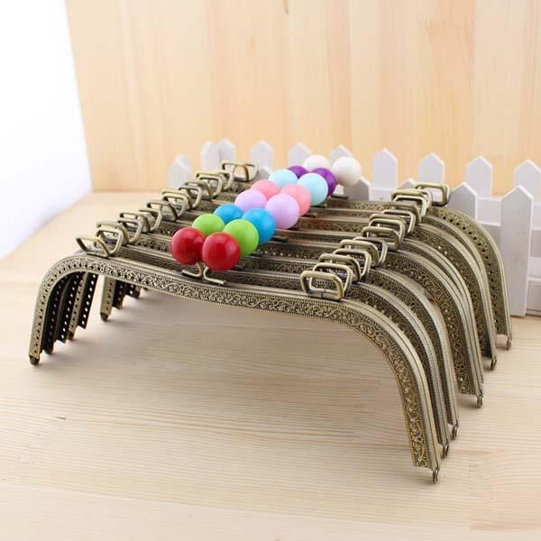 

1pcs 8.5 26cm candy bead m shape embossed antique bronze big metal purse frame bag kiss clasp handle diy accessories, Black