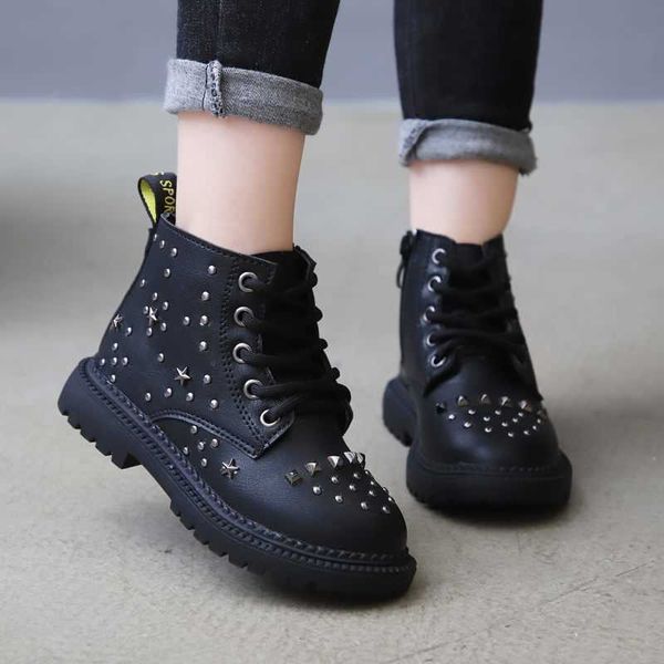 Crianças Crianças Recém-nascidos Sapatos de Inverno Crianças Casuais Rebite Design Martins Botas Meninas Meninas Meninos Lace-Up Sapatos Andando Sapato G1025