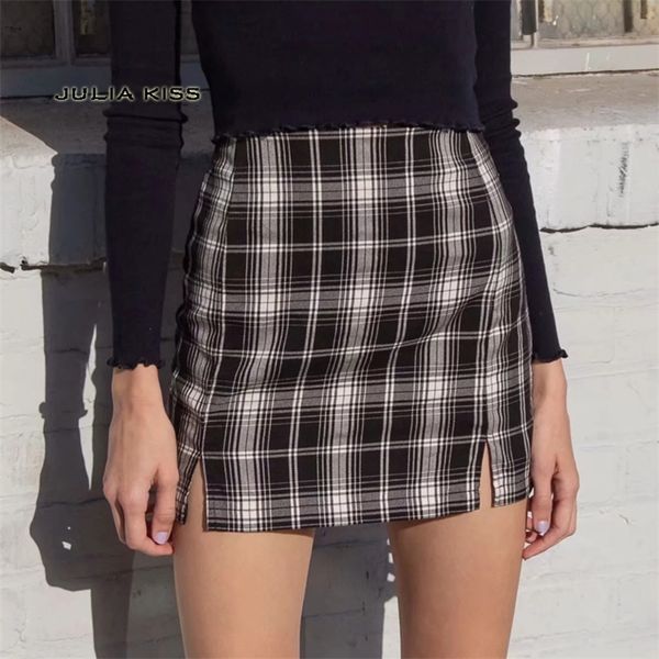 

women white and black plaid print mini skirt with two small front slits 210310