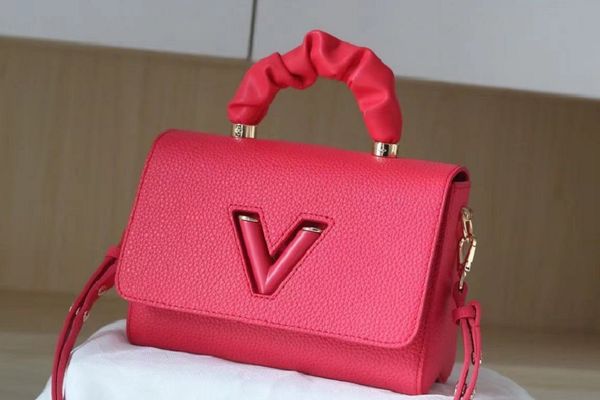 

2021 news original luxury designer bag twist m totes handbag leather lady shoulder bags crossbody bag messenger bag ship