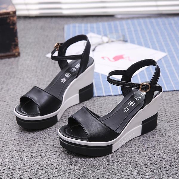 

women genuine leather platform sandals low wedge flat shoes female gladiator summer sandals new 2021 35-40, Black