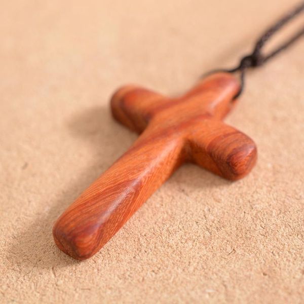 Collane con ciondolo Collana / ciondolo croce in legno di sandalo naturale per uomo donna cattolica Cristo religioso Gesù rosario gioielli regalo goccia