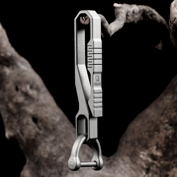 

keychains titanium durable keychain luxury car key chain waist hanging buckle belt dual use lightweight ring holder for man gift, Silver