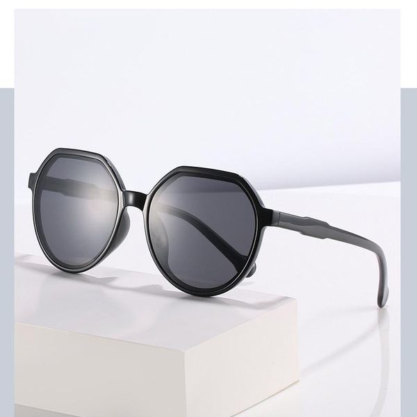 

sunglasses retro round oversized fashion big frame sun glasses female brand design outdoor shades uv400 2021 eyewear, White;black