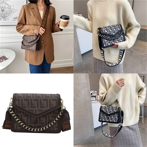

discount spring new women's bag sling shoulder diagonal straddle portable small square pu purse, Black;red