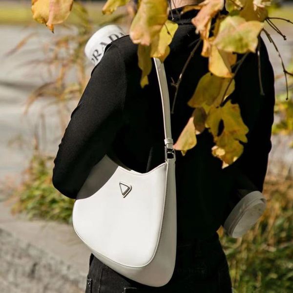 

hobo cleo axillary bag