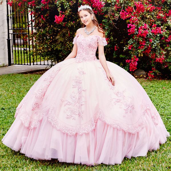 Splendido abito da ballo con applicazioni in pizzo Abiti Quinceanera con paillettes al largo della spalla Collo con perline Abiti da ballo con volant Lunghezza pavimento Tulle Dolce 15 Abito in maschera 326 326