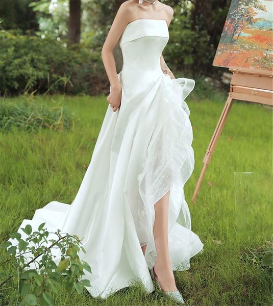 2021 Elegante weiße Brautkleider Trägerlos Sweep Zug Verheiratet KleiderSplit Said Brautkleid Robe De Mari