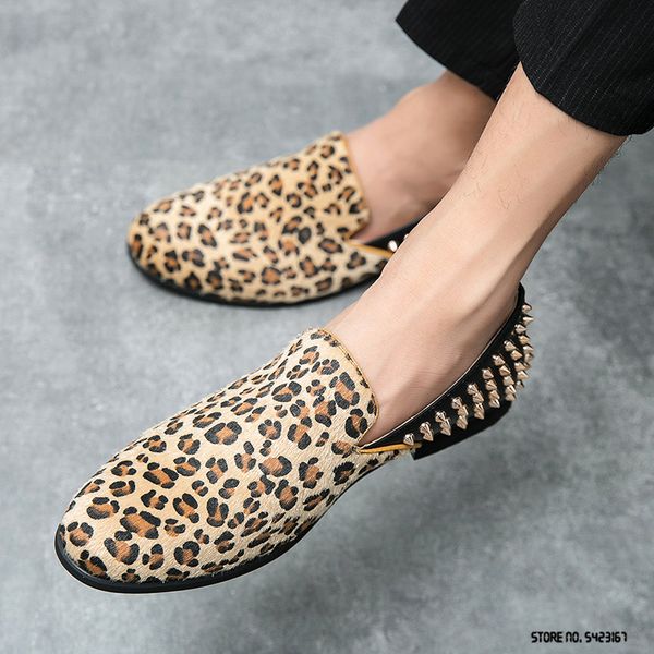 Nuovi Uomini di Arrivo Del Modello Del Leopardo Rivetto Punk Oxford Casual Mocassini Abito Da Sposa Scarpe Formali Partito Appartamenti Zapatos Hombre