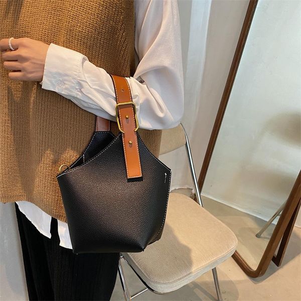 

waist bags small bag women's 2021 portable simple messenger autumn winter net red armpit single shoulder bucket night