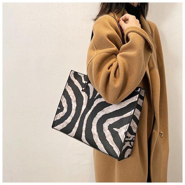 

shoulder bags large capacity autumn winter big bag 2021 western style all-matching single fashion liquid lower grain
