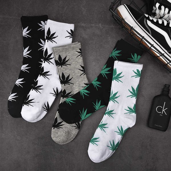 

men new maple leaf cotton skateboard hemp leaves in the tube trend korean street sports socks, Black