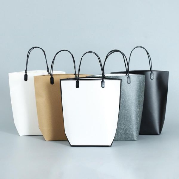 

10pcs/lot white black simple paper gift bag kraft paper candy box with handle wedding birthday party gift package