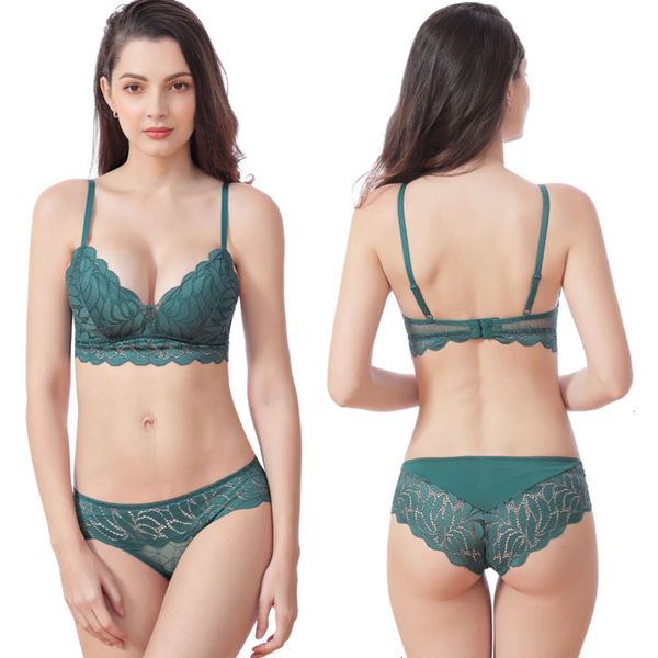 

new bras in spring and summer 2019 no steel ring o home traceless lace underwear suit thin red bra of benmingnian, Red;black